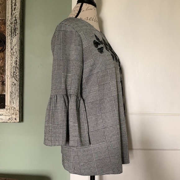 Calvin Klein Houndstooth Mixed Floral Embroidered Bell Sleeve Top - Picture 5 of 16